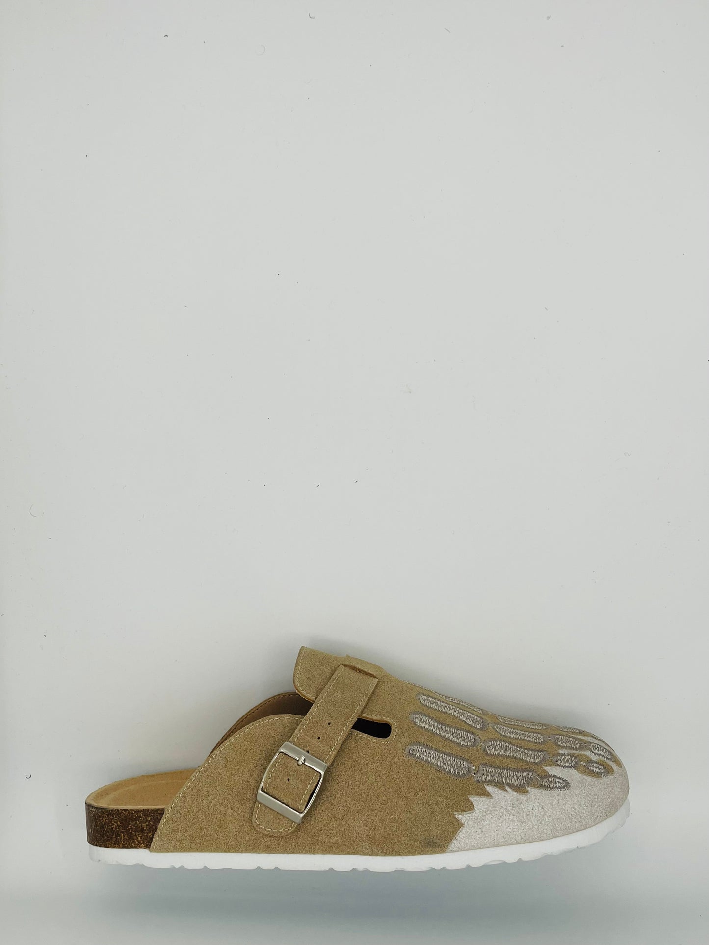 Brown/white skeletion flame